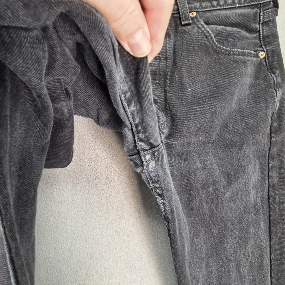 Levis 501 Jeans Mens Dark Gray Black Straight Button Fly Faded Denim Fits‎ 29x29